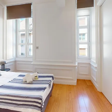 Le N 10 - Of 200 Sqm With Patio Of 35 Square Meters In Old Town Анси