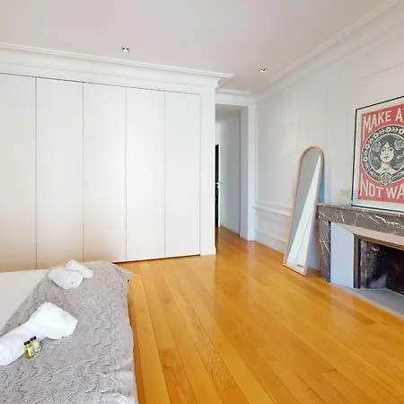Le N 10 - Of 200 Sqm With Patio Of 35 Square Meters In Old Town Апартаменты