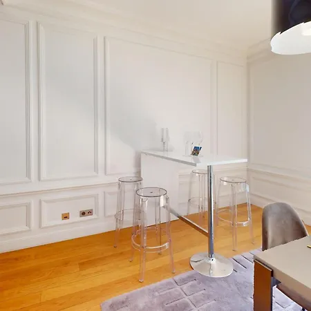 10 Faubourg Des Annonciades