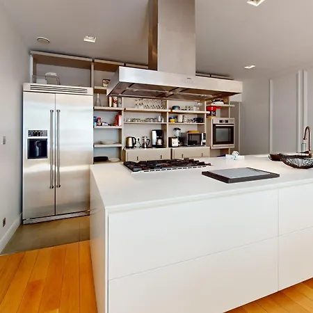 10 Faubourg Des Annonciades Apartamento