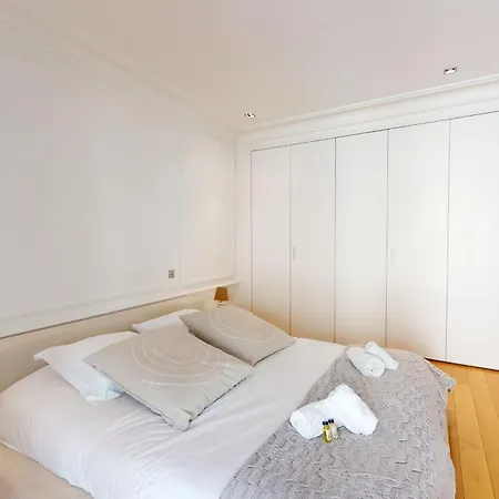 10 Faubourg Des Annonciades Apartamento *