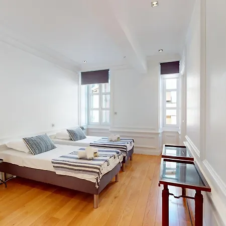 Апартаменты Le N 10 - Of 200 Sqm With Patio Of 35 Square Meters In Old Town Анси