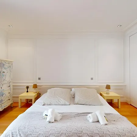Le N 10 - Of 200 Sqm With Patio Of 35 Square Meters In Old Town