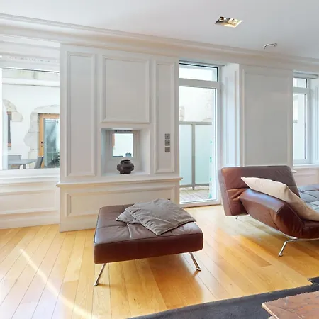 Le N 10 - Of 200 Sqm With Patio Of 35 Square Meters In Old Town