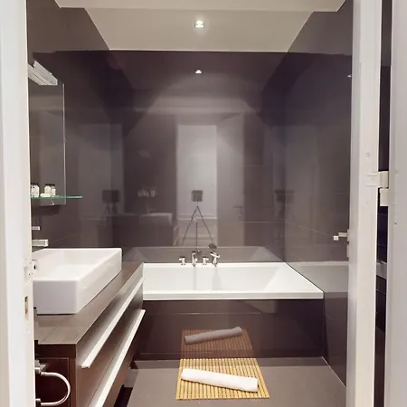 Le N 10 - Of 200 Sqm With Patio Of 35 Square Meters In Old Town Апартаменты *