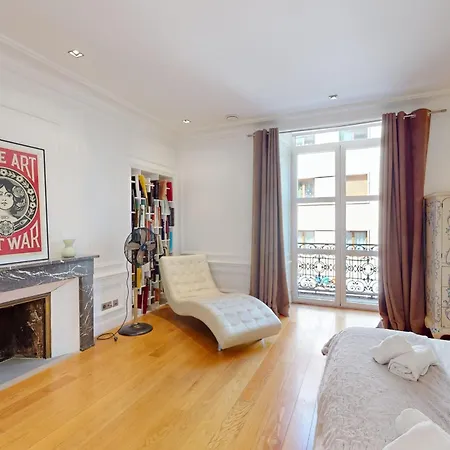 Le N 10 - Of 200 Sqm With Patio Of 35 Square Meters In Old Town