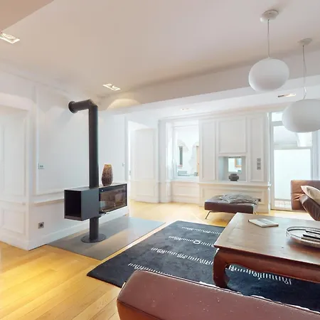 Апартаменты Le N 10 - Of 200 Sqm With Patio Of 35 Square Meters In Old Town