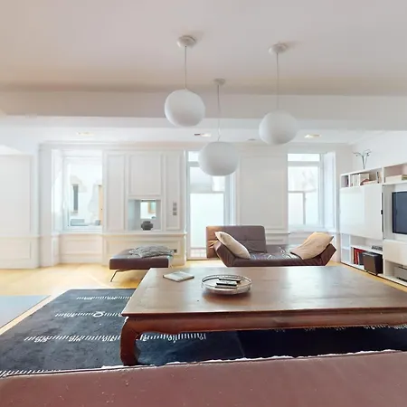 Le N 10 - Of 200 Sqm With Patio Of 35 Square Meters In Old Town